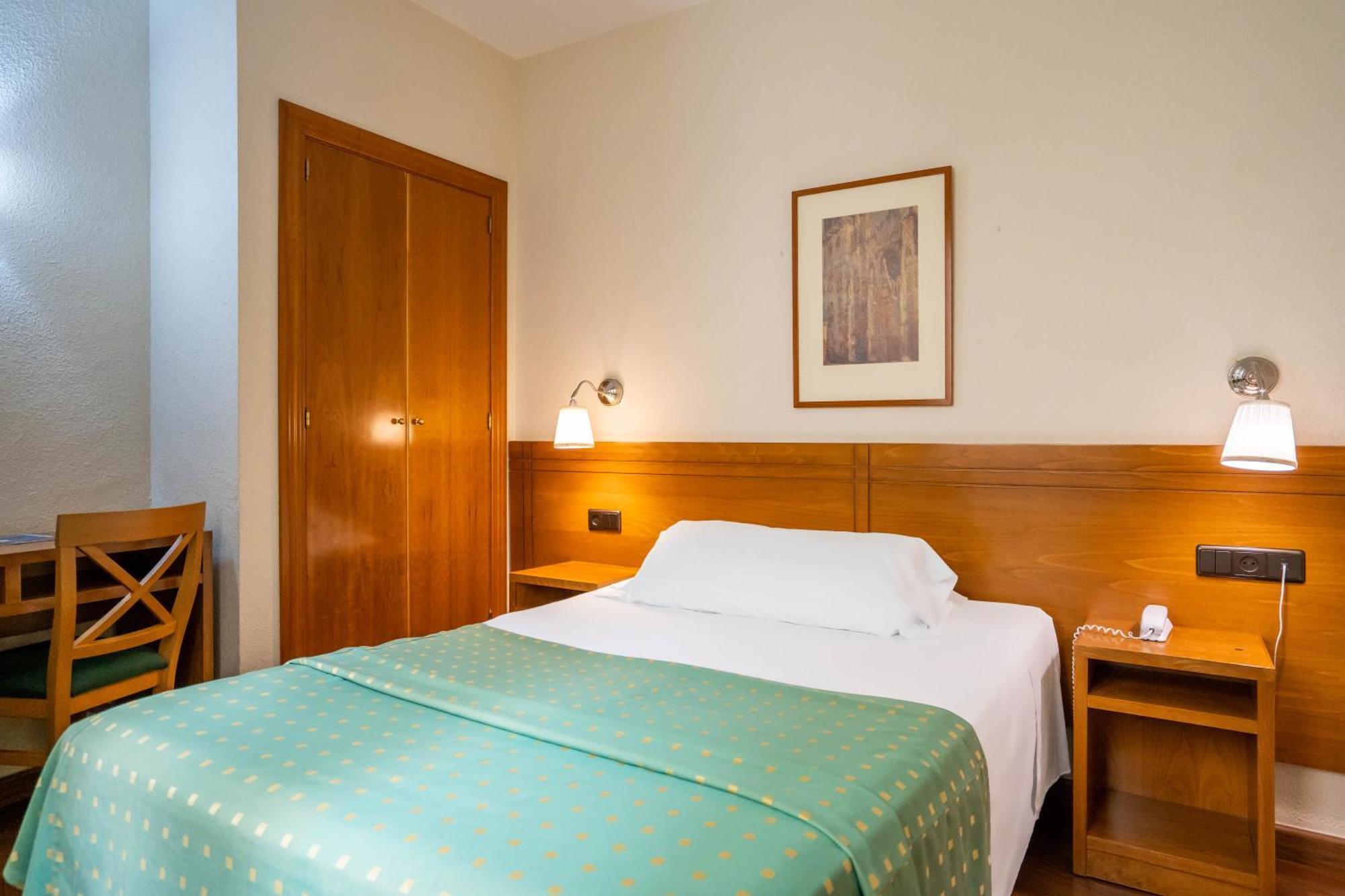 Yit Conquista De Toledo Hotel Buitenkant foto