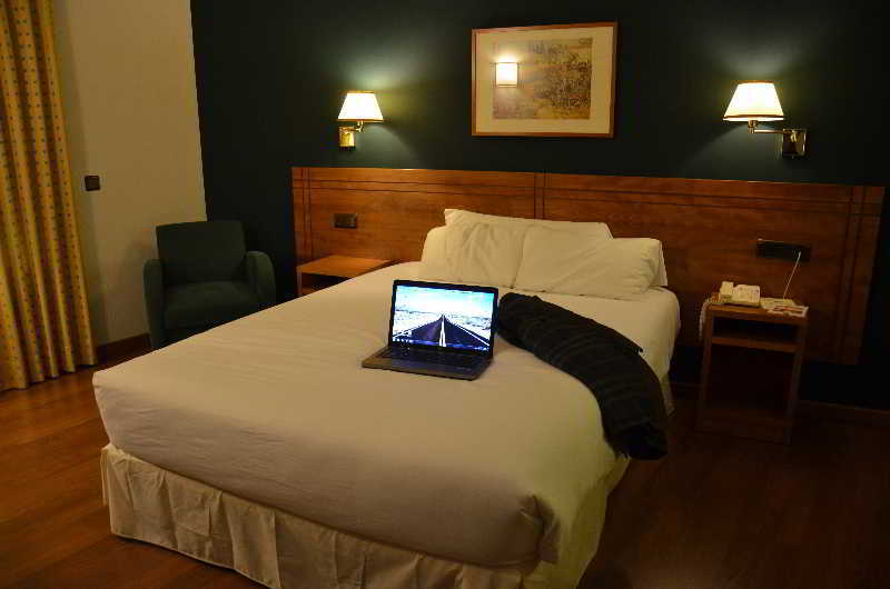 Yit Conquista De Toledo Hotel Buitenkant foto